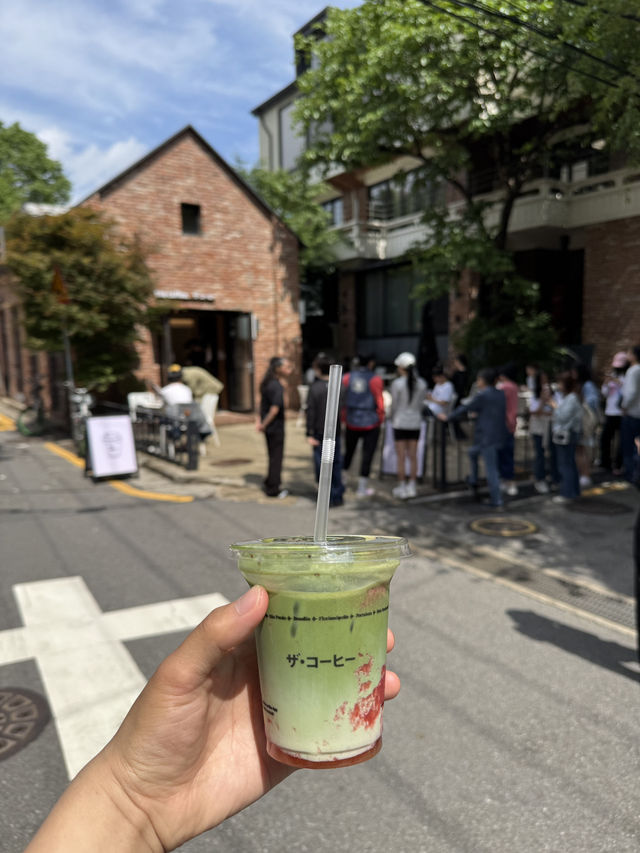  성수동에서 요즘 핫한 카페 더커피 The Coffee 성수점