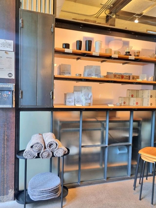  유럽에 온 듯한 기분, 스트럿커피☕️