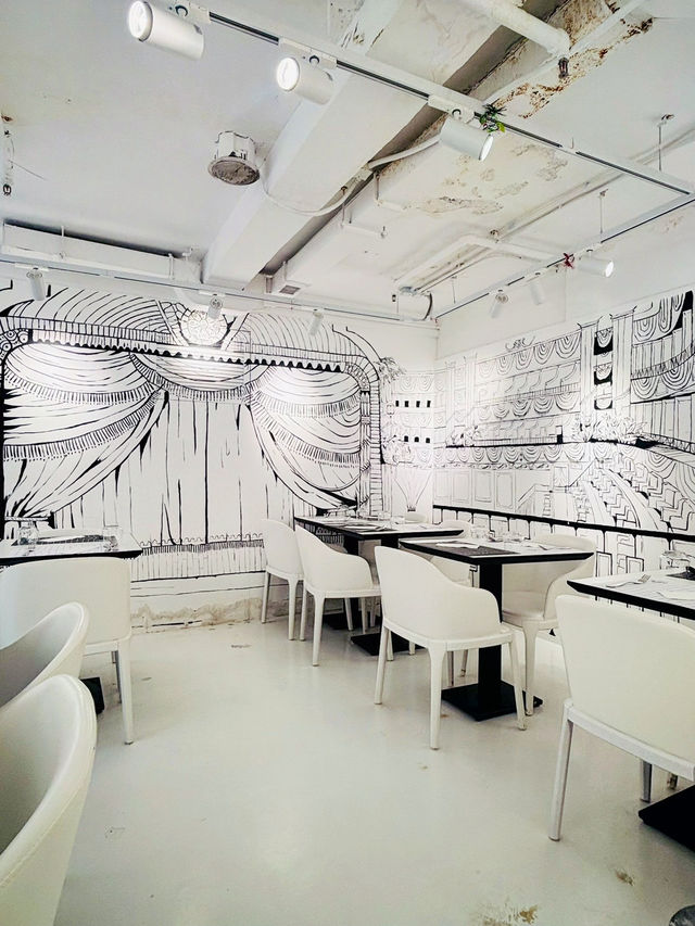 【灣仔】ULURU：黑白歐陸風藝術主題cafe