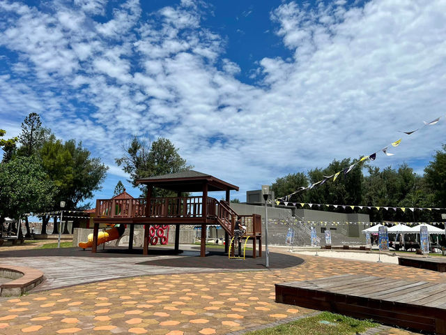 夏天 海邊 曬日光浴 浪漫盪鞦韆
