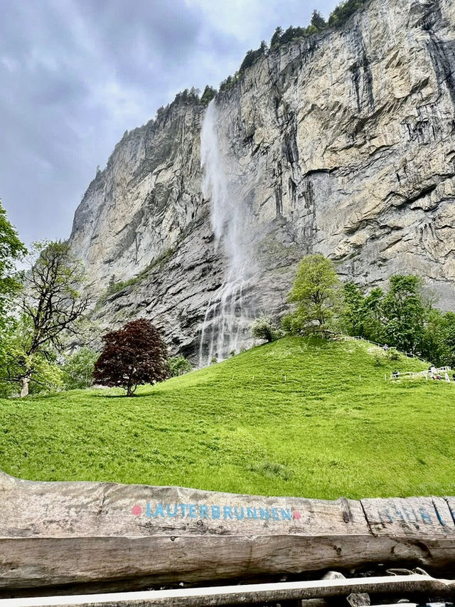 走訪瑞士知名的瀑布小鎮～勞特布龍嫩Lauterbrunnen