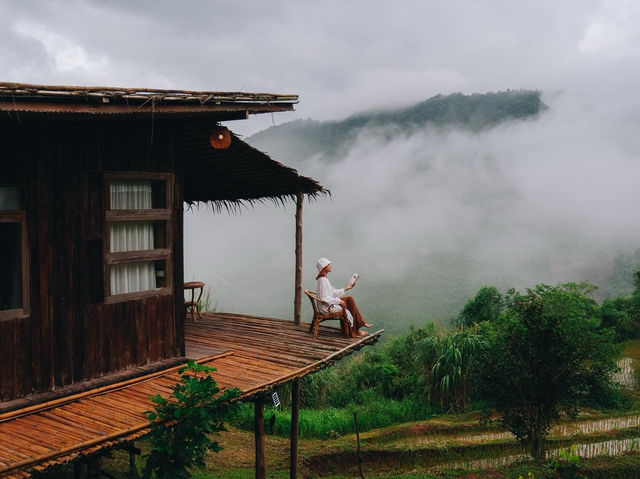 บ้านไม้หลังเล็กวิวภูเขาสีเขียว 🌿