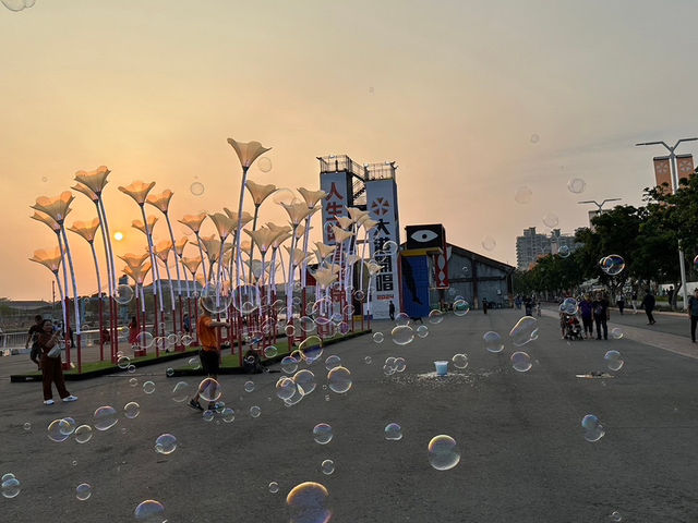 不一樣的白色建築