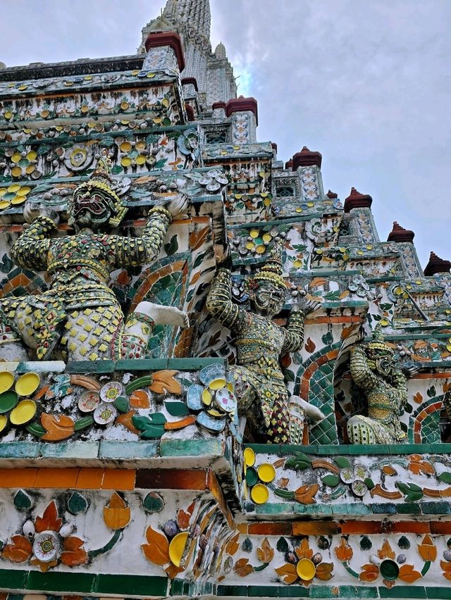 Wat Arun – The Temple of Dawn That Shines All Day