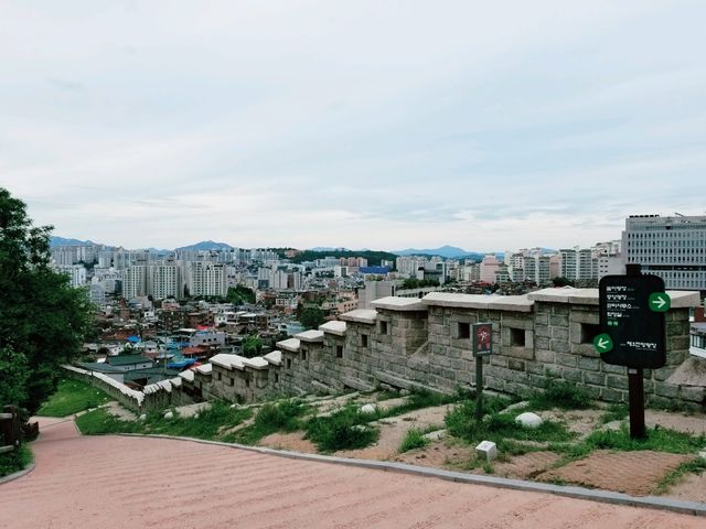Strolling around Ihwa Mural Village and Naksan Park