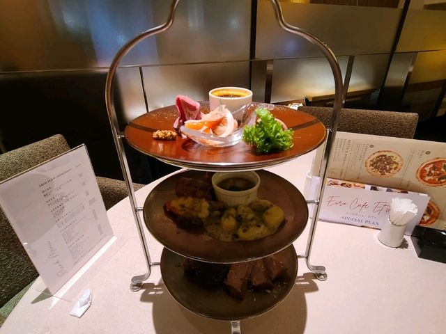 Euro Cafe et vous(エヴー) ブールバールハイティー(큰대로 애프터눈티)