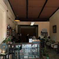  คาเฟ่ลับที่คอกาแฟห้ามพลาด!Flower Coffee Slow Bar