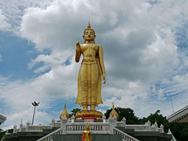 สักการะขอพร  🙏🙏🙏 พระพุทธมงคลมหาราช ที่หาดใหญ่
