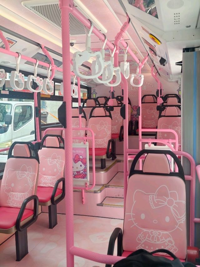 坐上Hello Kitty 免費巴士🩷🩷澳門一日遊攻略