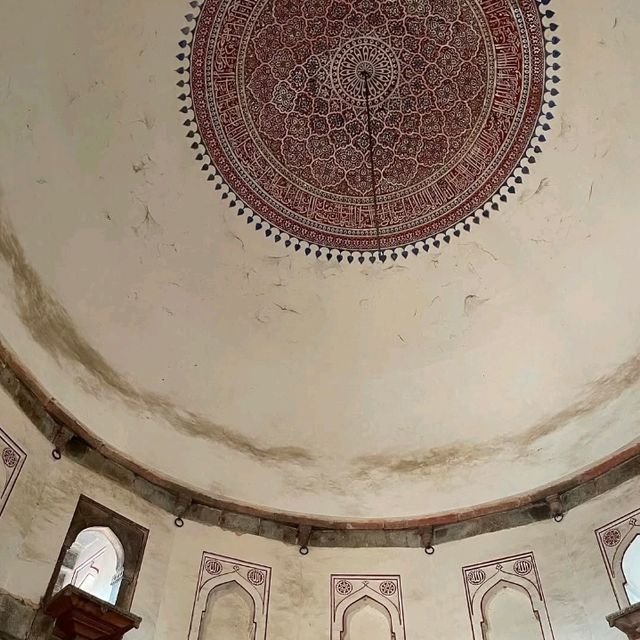 「フマーユーン廟」—タージ・マハルの原点、美しきムガル建築