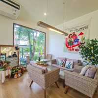🏡 Huus’ of coco Cafe – กระท่อมน่ารักบนทุ่งนา