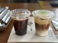 ร้านกาแฟลับริมถนนโคกกลอย จ. พังงา 