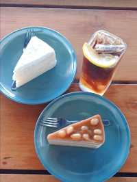 The Lunar Beach House พัทยา คาเฟ่บนเขาพระตำหนัก
