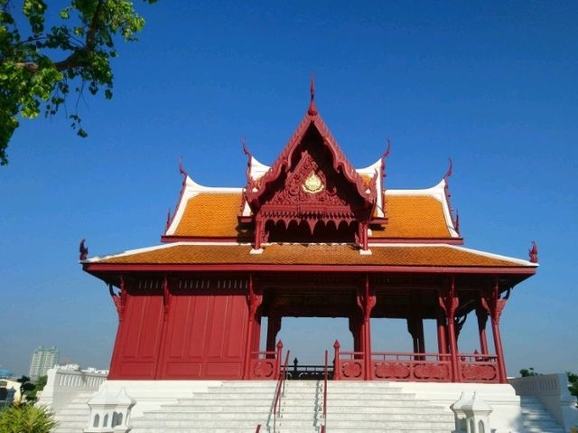 เดินเที่ยว..สวนสันติชัยปราการ