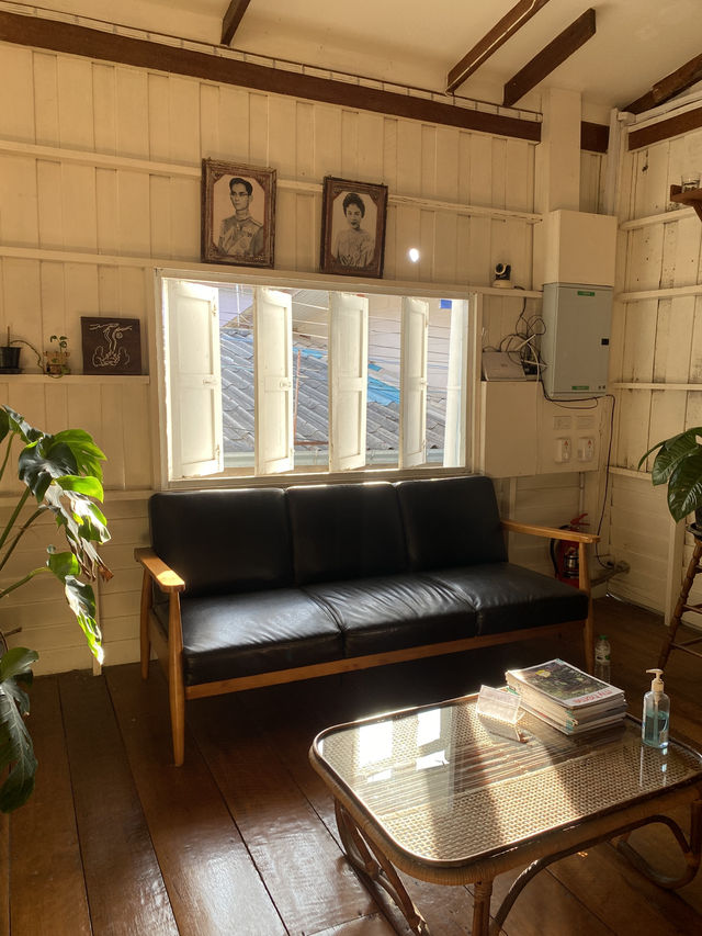 🏡 เผลอสุขใจ Cafe & Bed — ที่พัก + คาเฟ่ เงียบสงบ 