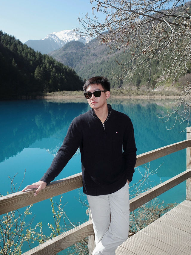 Jiuzhaigou for the first time. 🩵