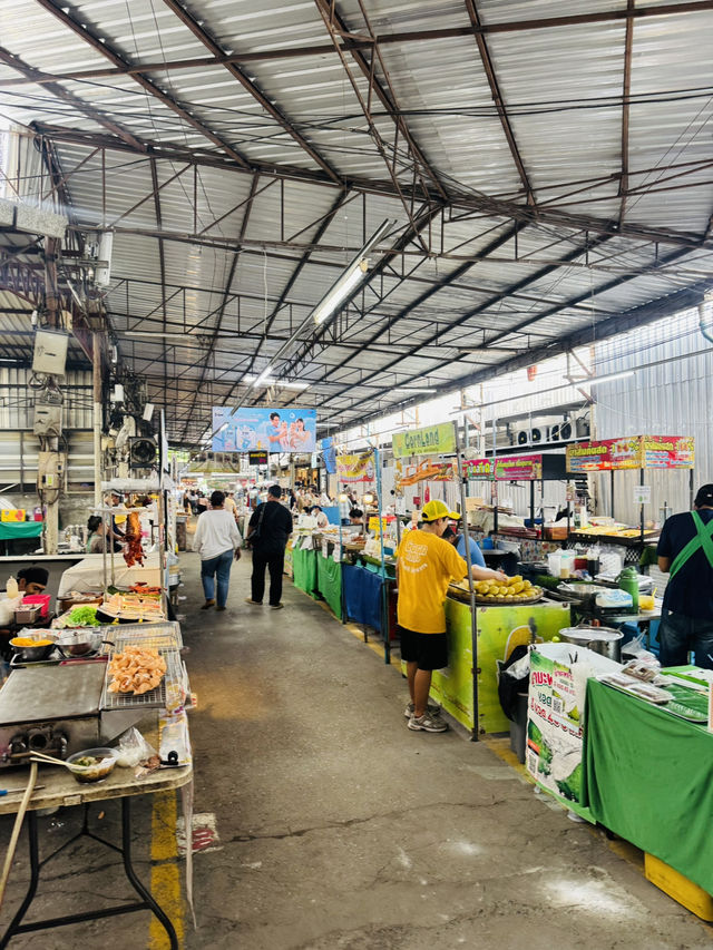 ของกินเพียบ เดินเพลินที่ “ตลาดละลายทรัพย์ รัชดา