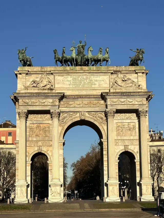 Arc della Pace, Milan