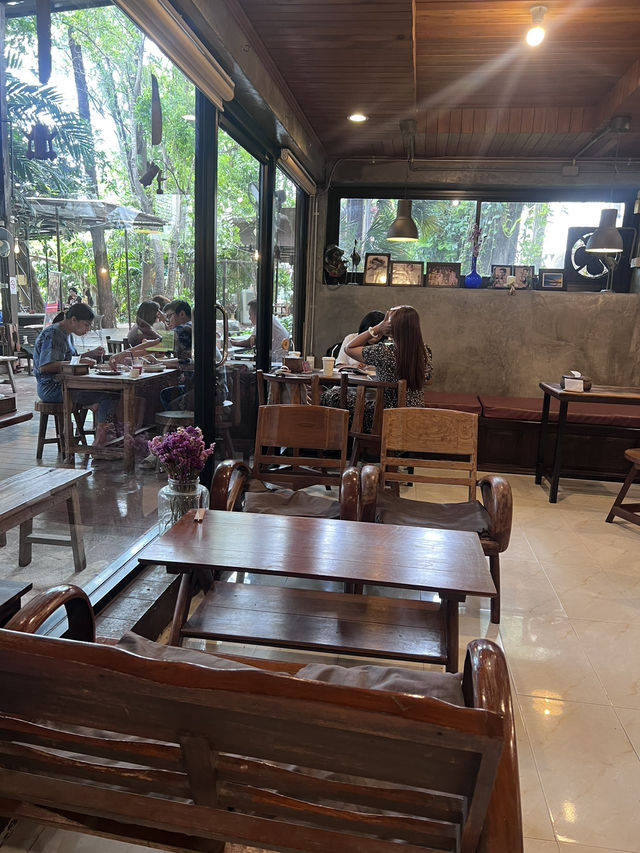เถียงนา cafe