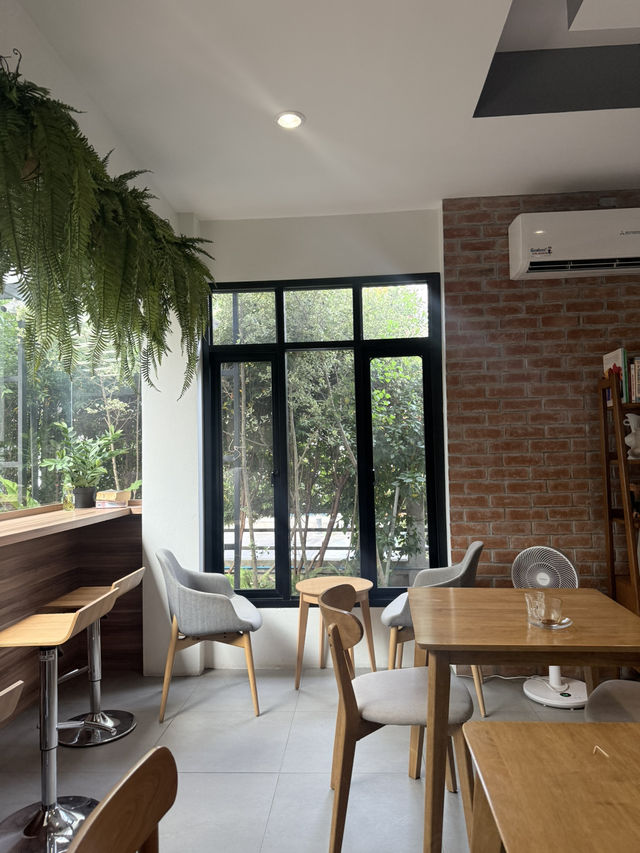 คาเฟ่มินิมอลในสวน Nimby Coffee ☕️