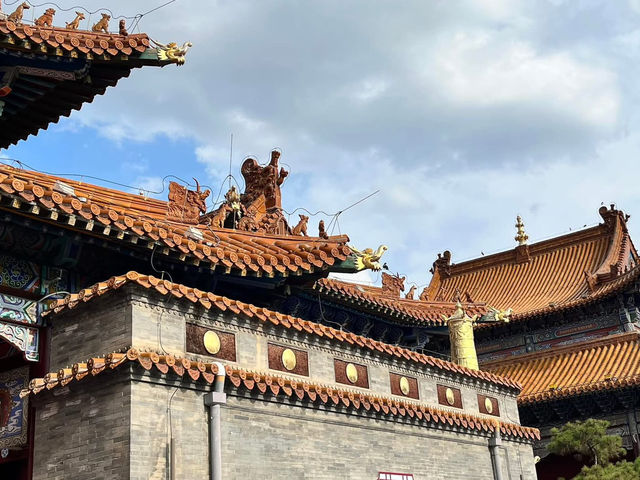 🕌 大召寺 Dazhao Temple – Hohhot’s Oldest, Grandest, and Most Revered Temple