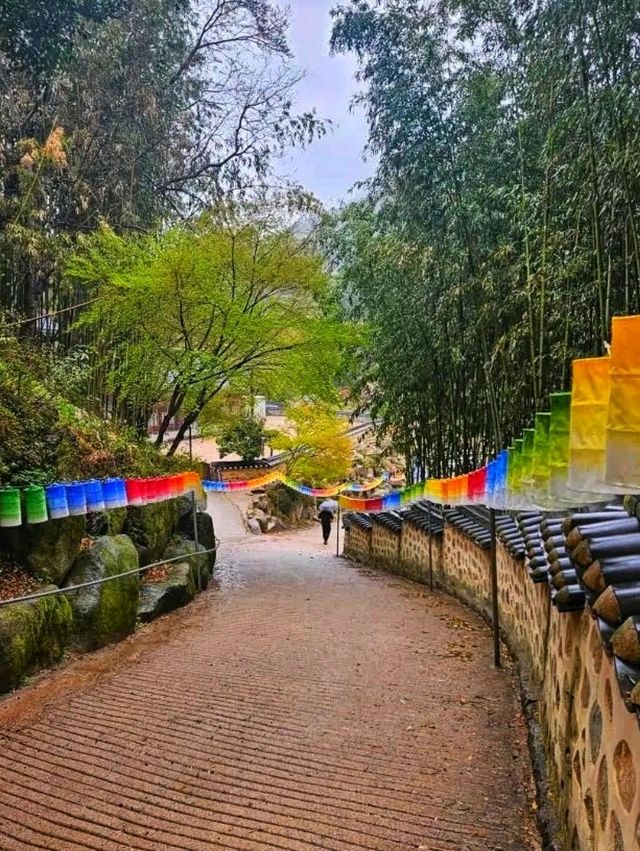 Peace & Mountains at Beomeosa Temple, Busan 