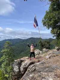 จุดชมวิวผาแดง ดอยกาน อำเภอบ้านโฮ่ง จังหวัดลำพูน