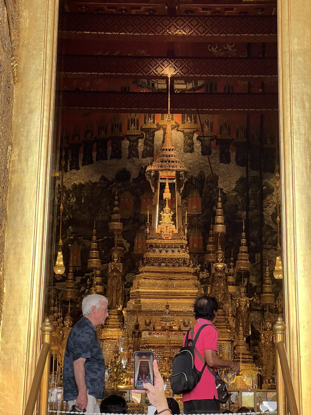 ชวนคุยชวนเที่ยว ชวนไปวัดพระแก้วกัน