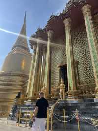 ชวนคุยชวนเที่ยว ชวนไปวัดพระแก้วกัน
