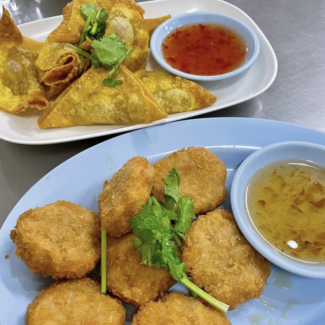 バンコクの学生街・サムヤーンエリアに位置するローカルなお店🇹🇭