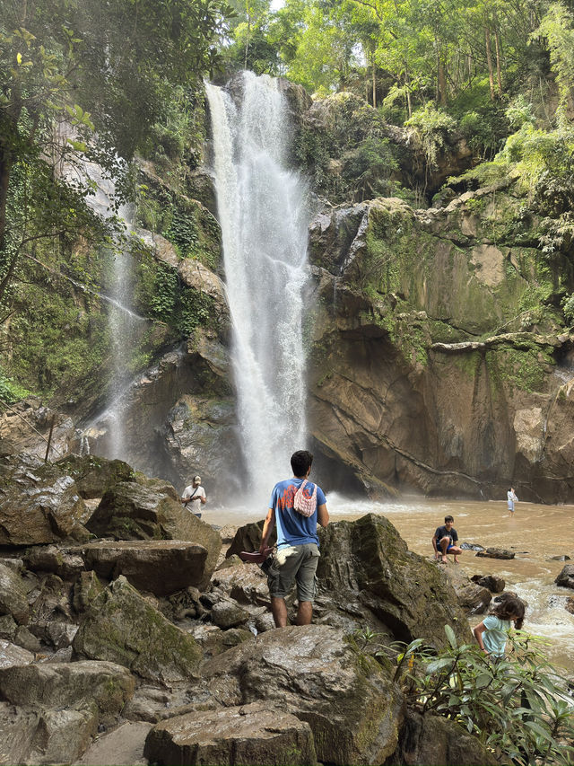 น้ำตกหมอกฟ้า จ.เชียงใหม่ 🌳🌧️🪨💦 น้ำตกหมอกฟ้า จ.เชียงใหม่ 🌳🌧️🪨💦