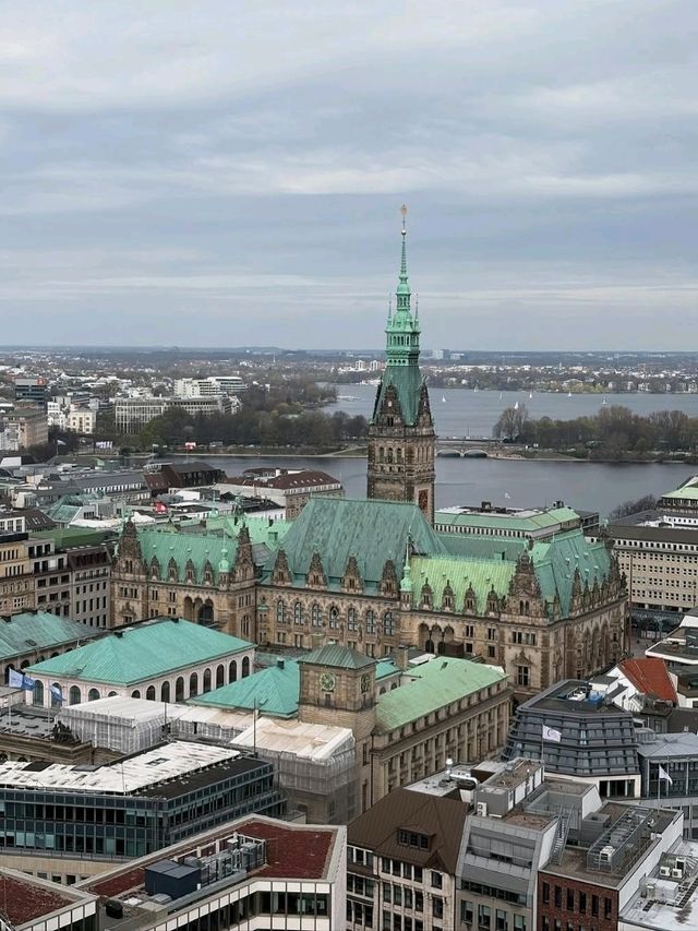 Urban Energy and Historic Streets in Hamburg City Center
