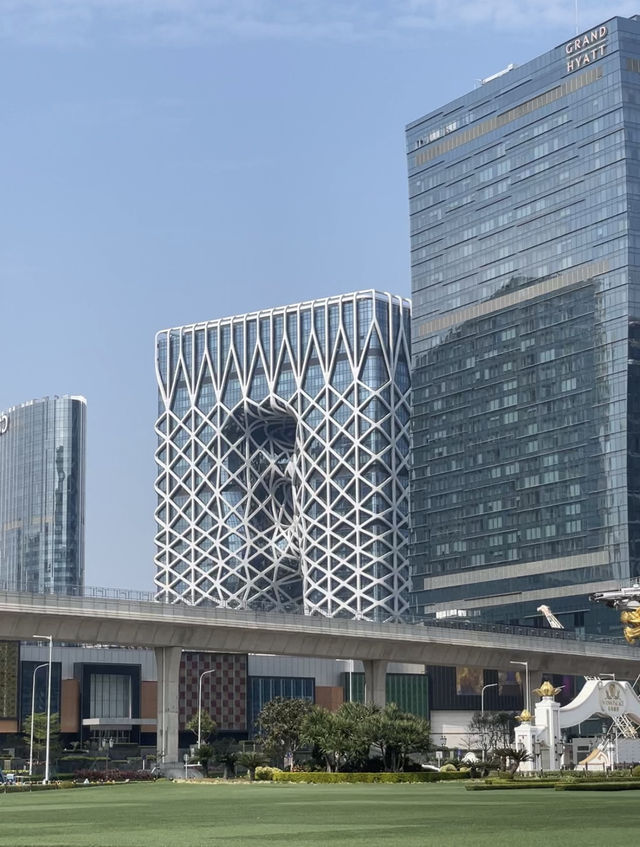 🏨 화려한 호텔 속으로, 마카오 타이파섬 반나절 여행 🌟