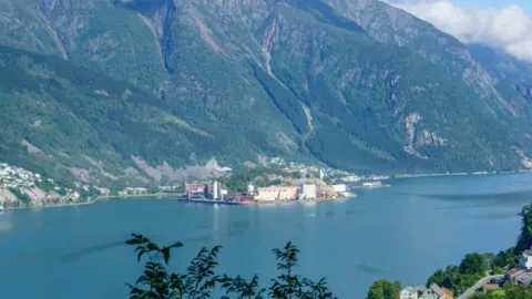 🇳🇴 Odda, một thị trấn nhỏ để nghỉ ngơi phía trước và phía sau Trolltunga — traveler post in Odda