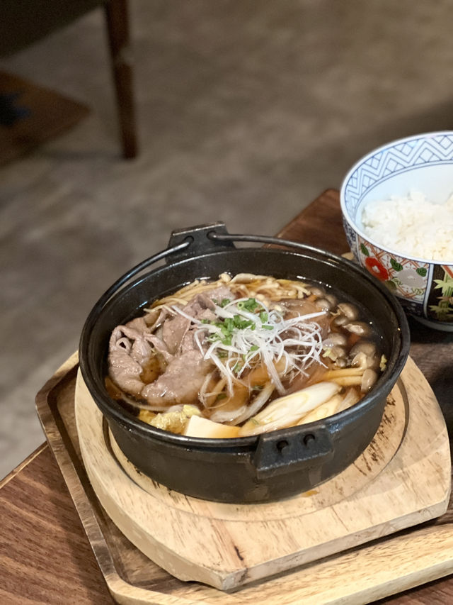 《銅鑼灣樓上舒適居酒屋》 《銅鑼灣樓上舒適居酒屋》