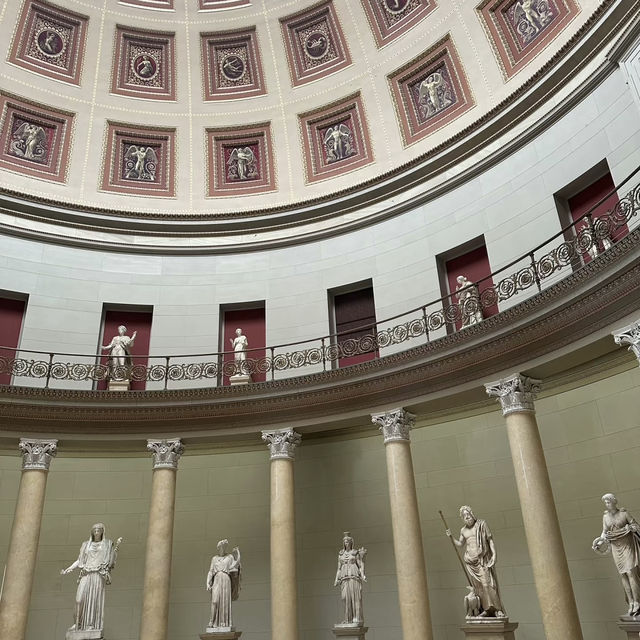 Altes Museum – A Neoclassical Treasure on Museum Island Altes Museum – A Neoclassical Treasure on Museum Island