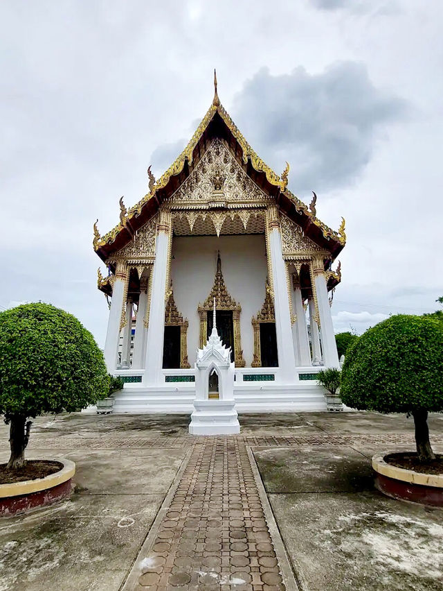 🙏 เจดีย์ขาวอลังการ พญานาคสุดปัง บรรยากาศดี๊ดี~