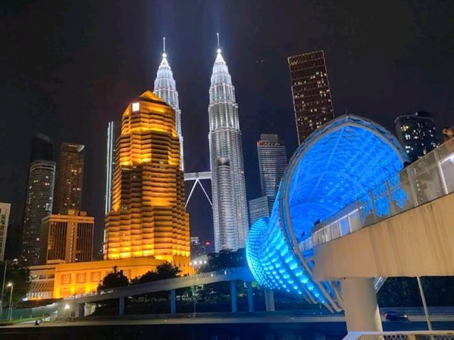吉隆坡 | 莎羅馬行人天橋 Saloma Bridge，雙子星塔最夯的打卡點