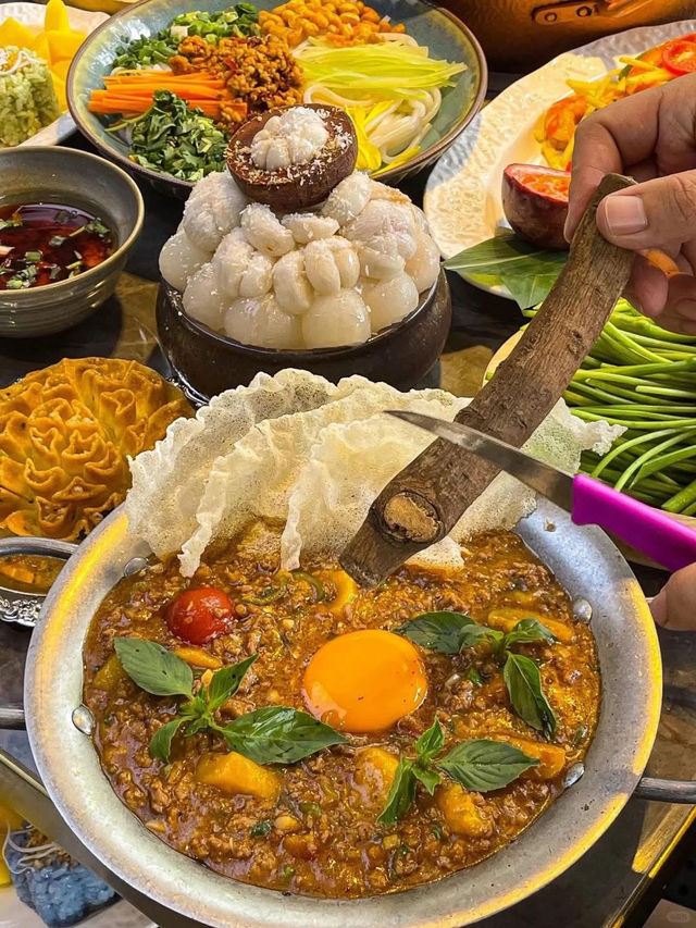 wild mushroom hotpot by Cuihu Lake!