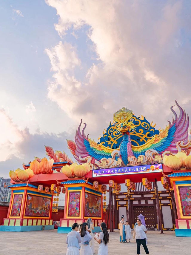 🌙 Jiuzhou Pond – Luoyang’s Hidden Gem That Truly Shines at Night