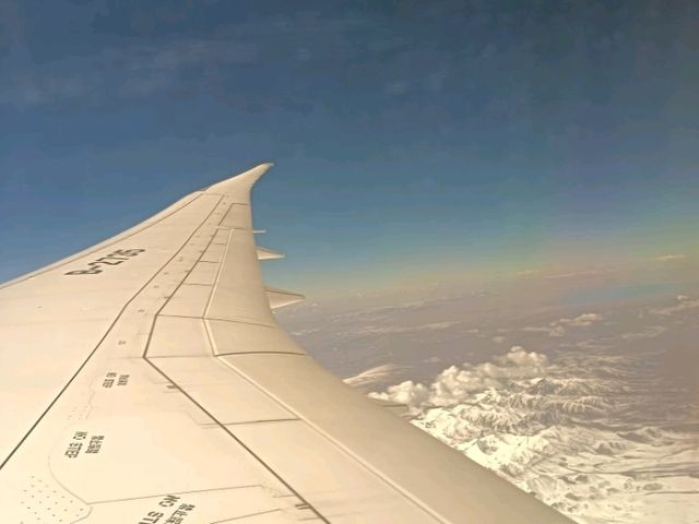 搭飛機從烏魯木齊返回香港