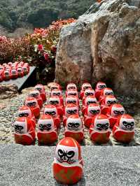 Daruma dreams and temple serenity at Katsuo-ji. 🎐🙏
