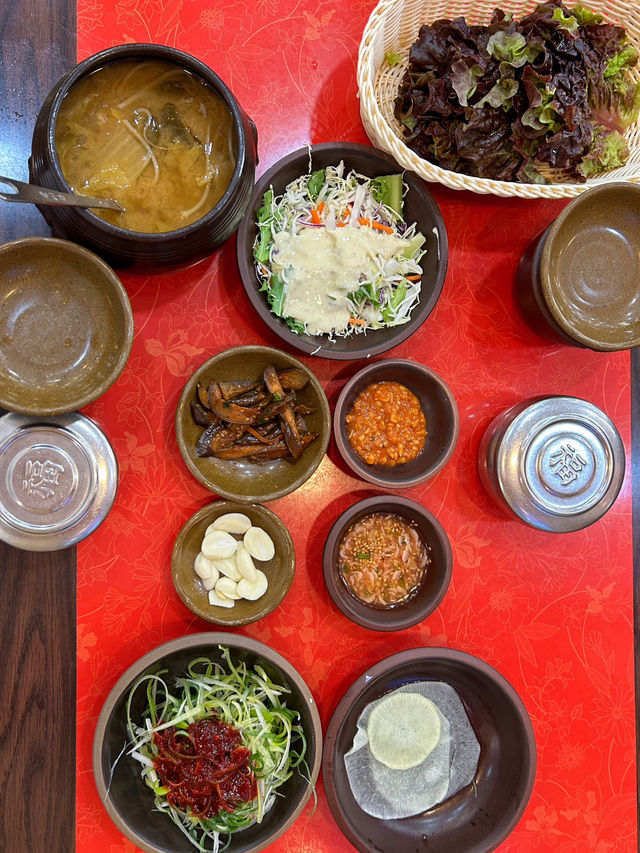 🇰🇷韓國✈️ 高CP值午間特餐菜包肉항아리보쌈