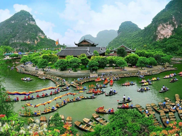 🌿 1 Day in Ninh Binh – The “Halong Bay on Land” Adventure 🚣‍♀️✨