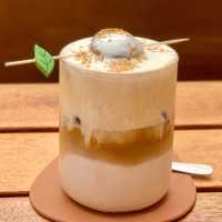 ๐์ข
๋ก์นดํ ํ์ฌ๋ค๋ฐฉ ๋์ ํธ๋ง์ง ๋ถ์๊ธฐ ์ข์ ์นดํ