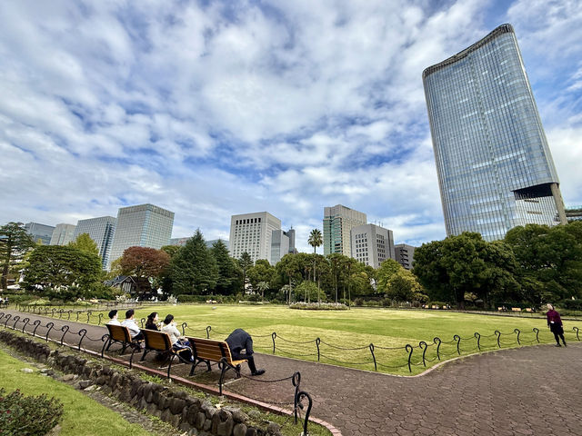 A Green Escape in the Heart of Tokyo: Hibiya Park 🌿