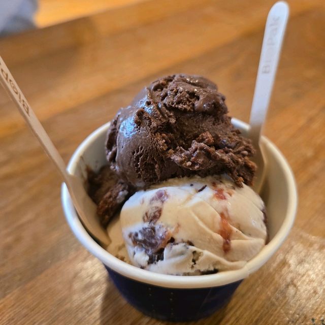 Theme Park Stroll🎠