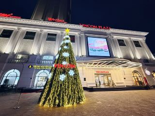 This hotel is a top choice for accommodation in Lang Son, highly recommended for tourists! The price is reasonable, the service is friendly, the rooms are clean with excellent views, and it's located near local old streets, traditional markets, and roast suckling pig – you can try them! The surrounding area is primarily scenic, with relatively few modern leisure facilities. Highly recommended!