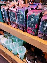  “Starbucks: Your Perfect Pre-Flight Coffee Stop”