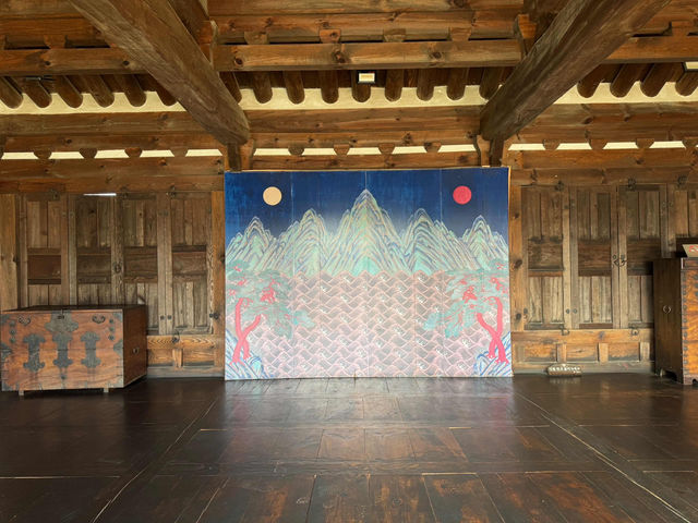 Sunlit Traditions🌳 Sunlit Traditions🌳